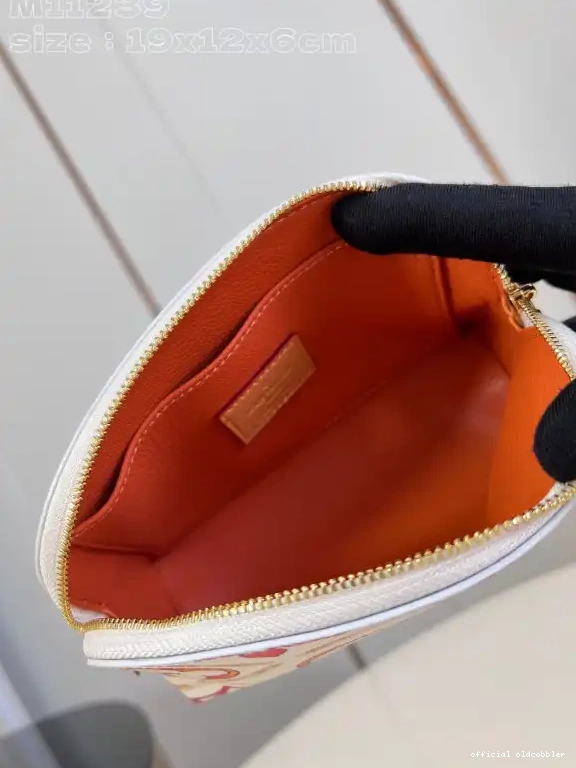 Official oldcobbler Louis Pochette Cosmétique PM Vuitton 0516